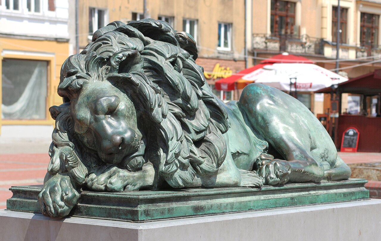 Sleeping Lion by Theodor Kalide