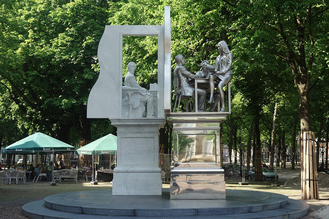 Thorbecke-Monument by Thom Puckey