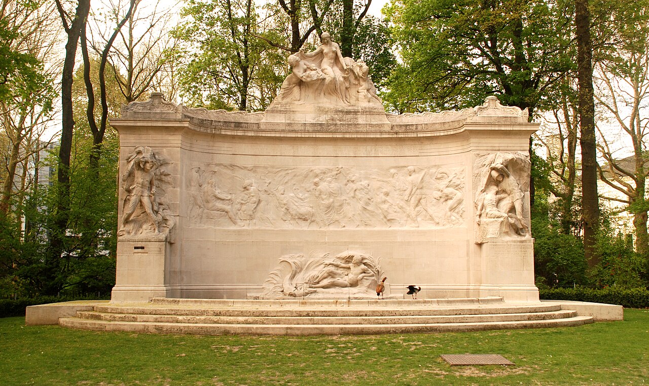 Monument to the Belgian Pioneers in Congo by Thomas Vinçotte