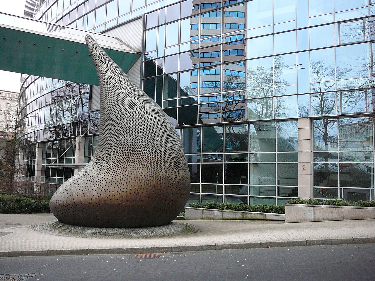Zufuhr by Tony Cragg