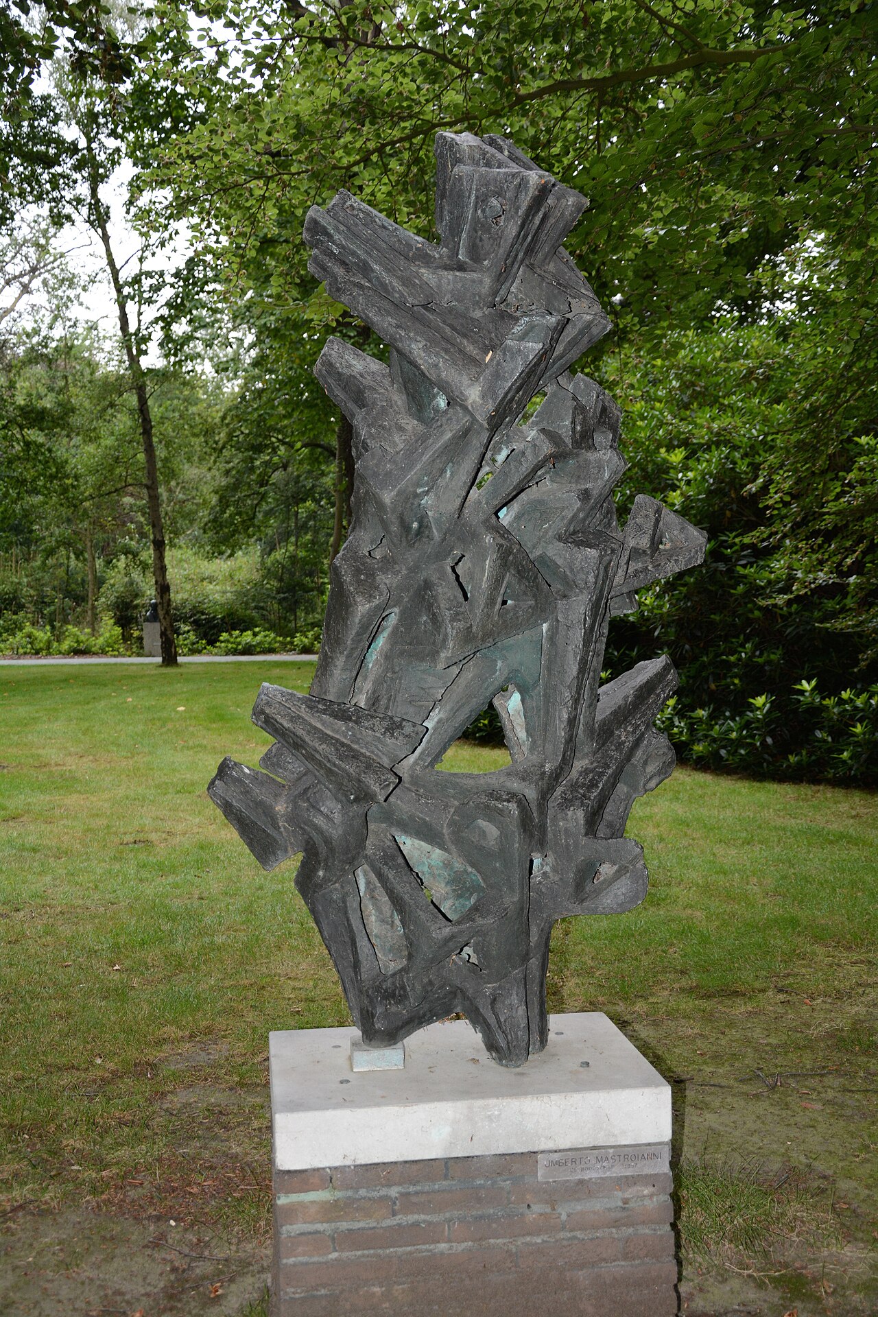 De Boodschap by Umberto Mastroianni