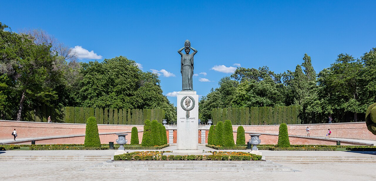 Monument to Jacinto Benavente, Madrid by Victorio Macho Rogado