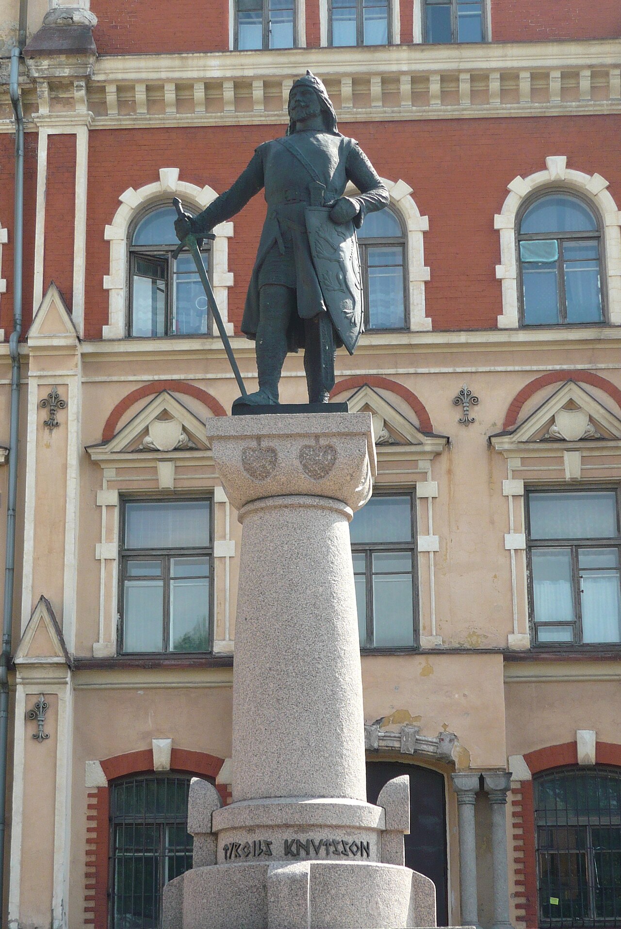 Monument to Torgils Knutsson by Ville Vallgren