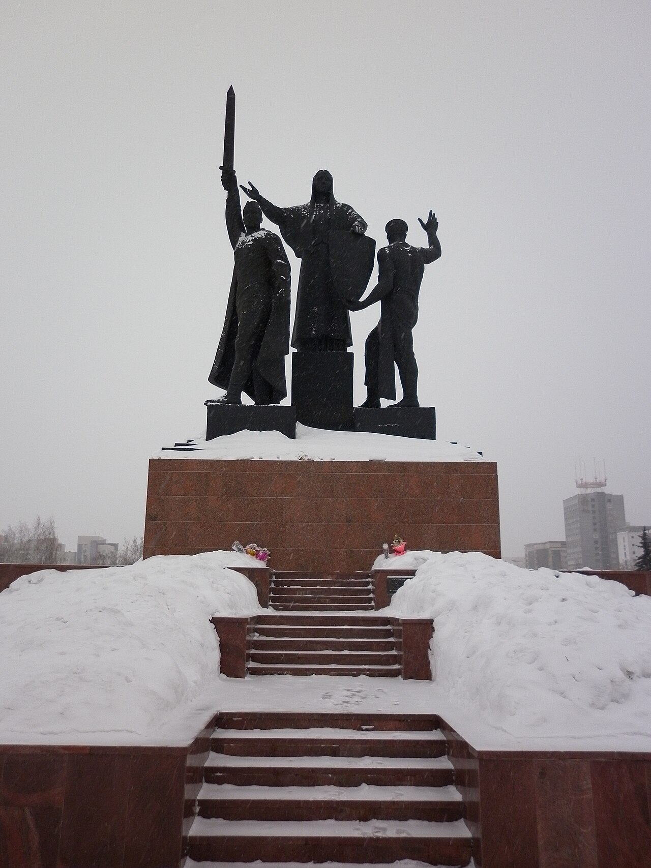 Monument to the Heroes of the Front and Rear by Vyacheslav Klykov