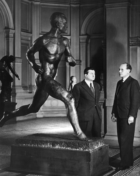 Paavo Nurmi statue by Wäinö Aaltonen