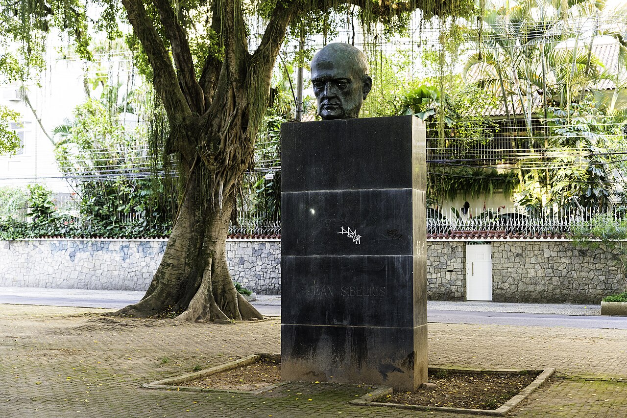 Sibelius by Wäinö Aaltonen