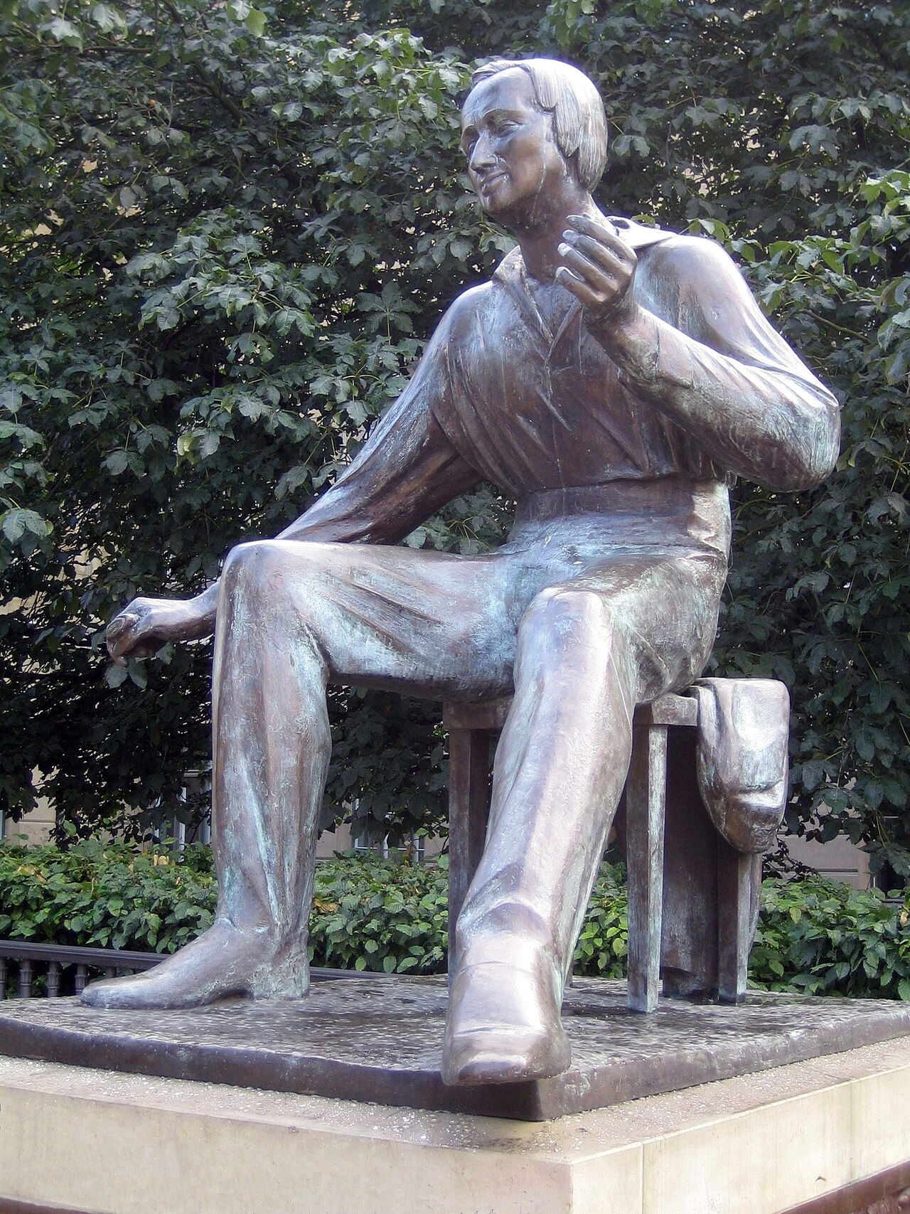 Heinrich Heine Monument by Waldemar Grzimek