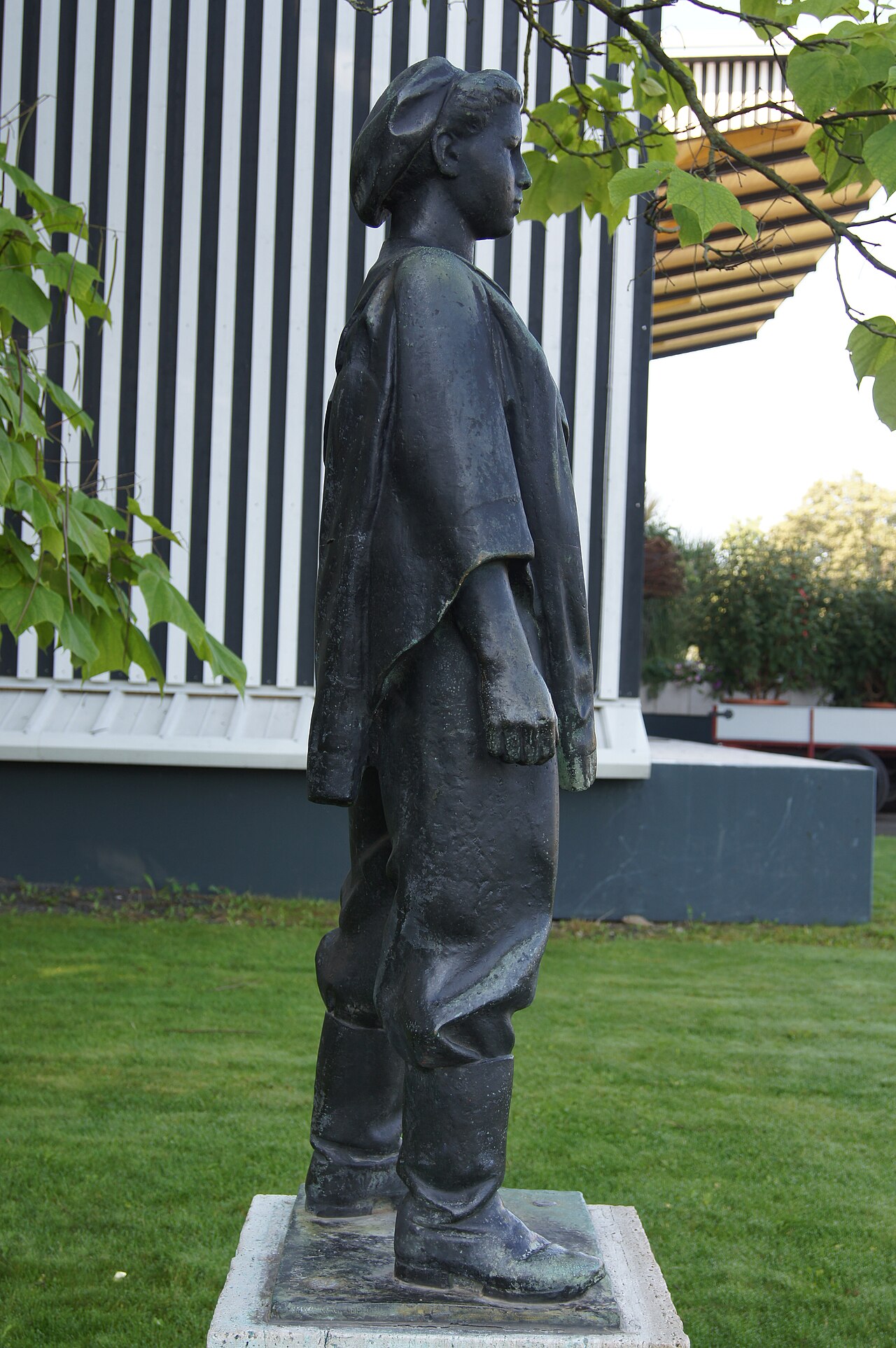 Traktoristin by Walter Arnold