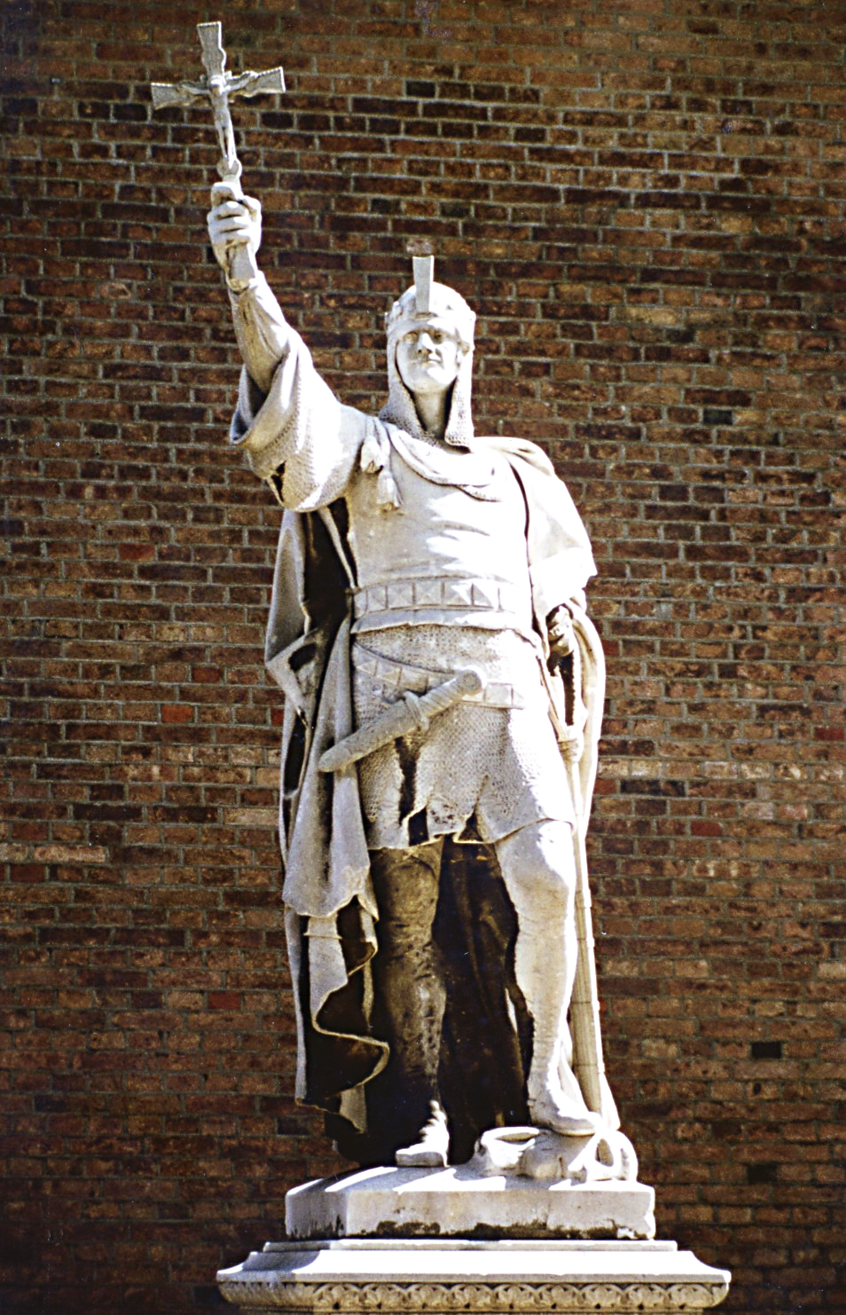 Memorial Markgraf Albrecht der Bär by Walter Schott