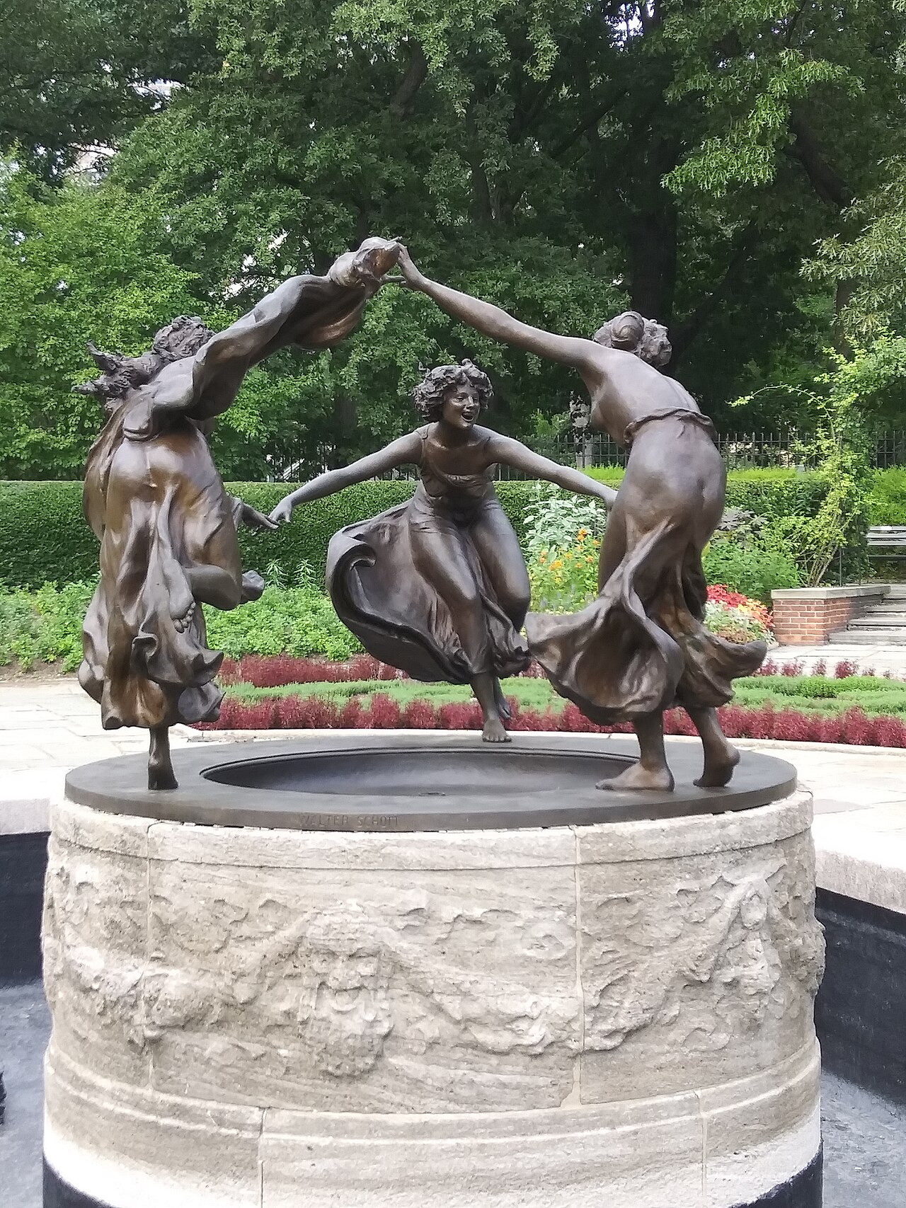 Untermyer Fountain by Walter Schott
