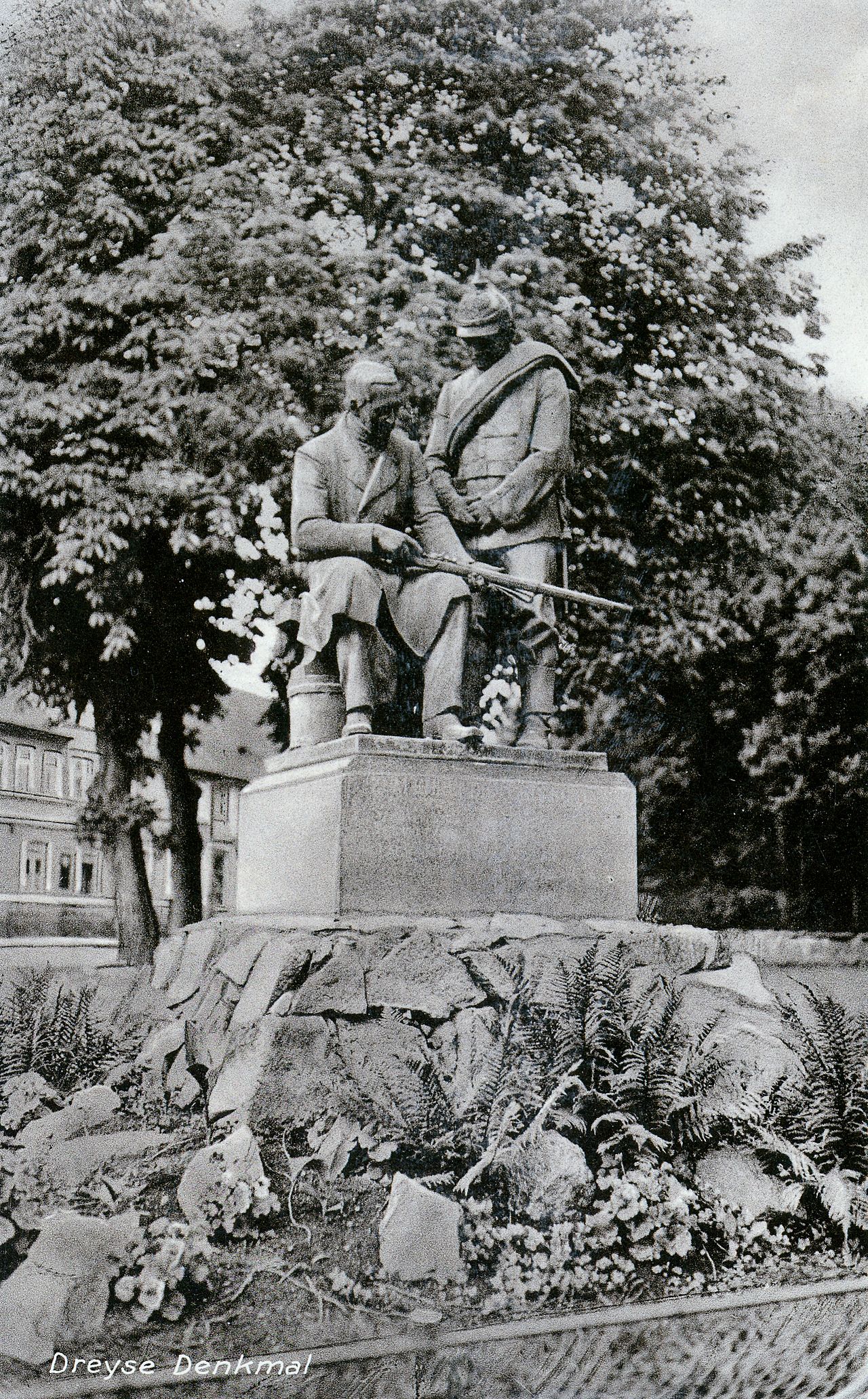 Dreyse-Denkmal Sömmerda by Wilhelm Wandschneider