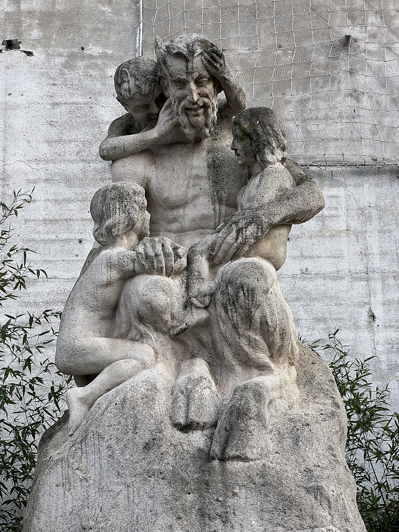 Faune aux enfants by Yvonne Serruys